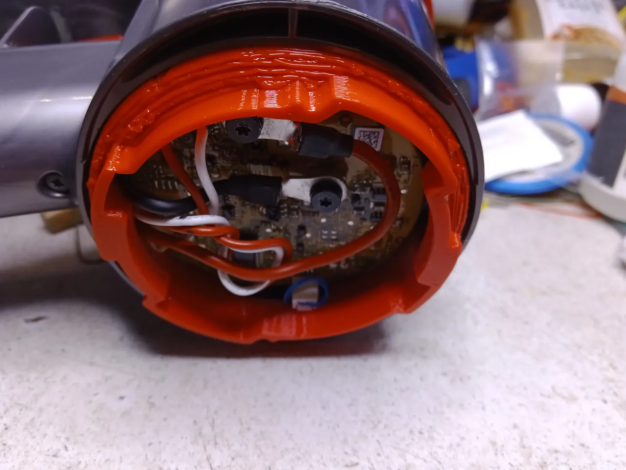 Dyson V7 Motorhead HEPA filtre başlığı v2 — fotoğraf 1