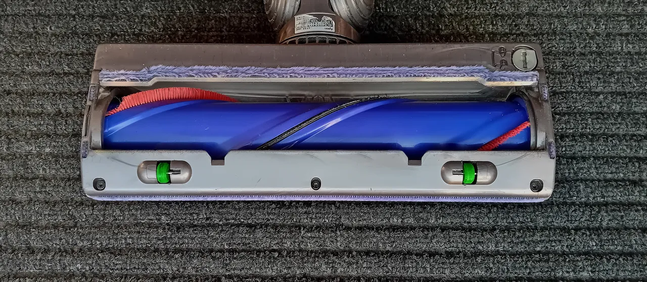 Dyson V7 Motorhead tekerlekleri — fotoğraf 1