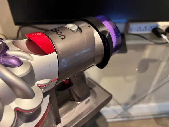 Dyson V8 egzoz yönlendirici — fotoğraf 1