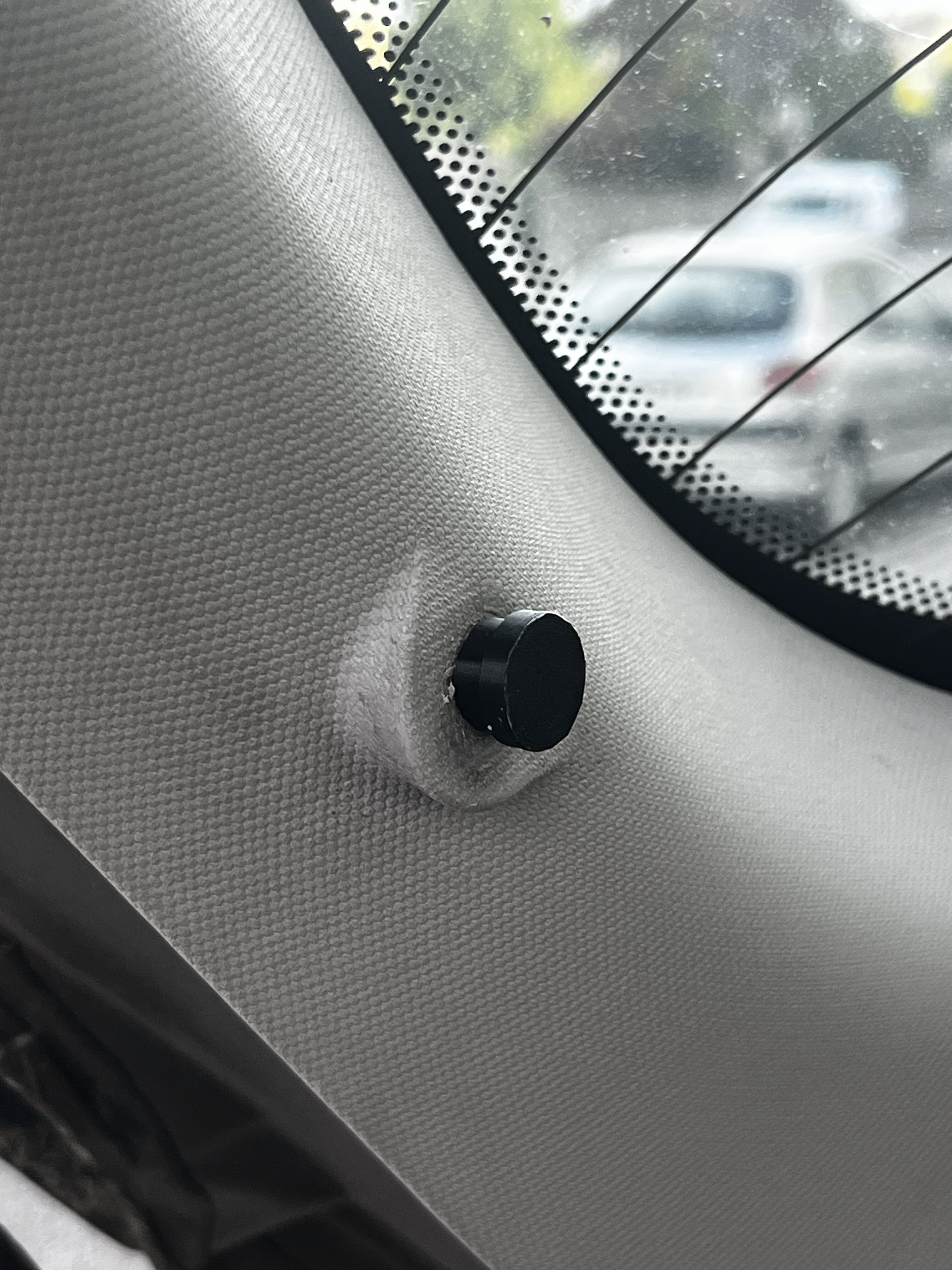 Renault Megane 3 bagaj rafı klipsi — fotoğraf 1
