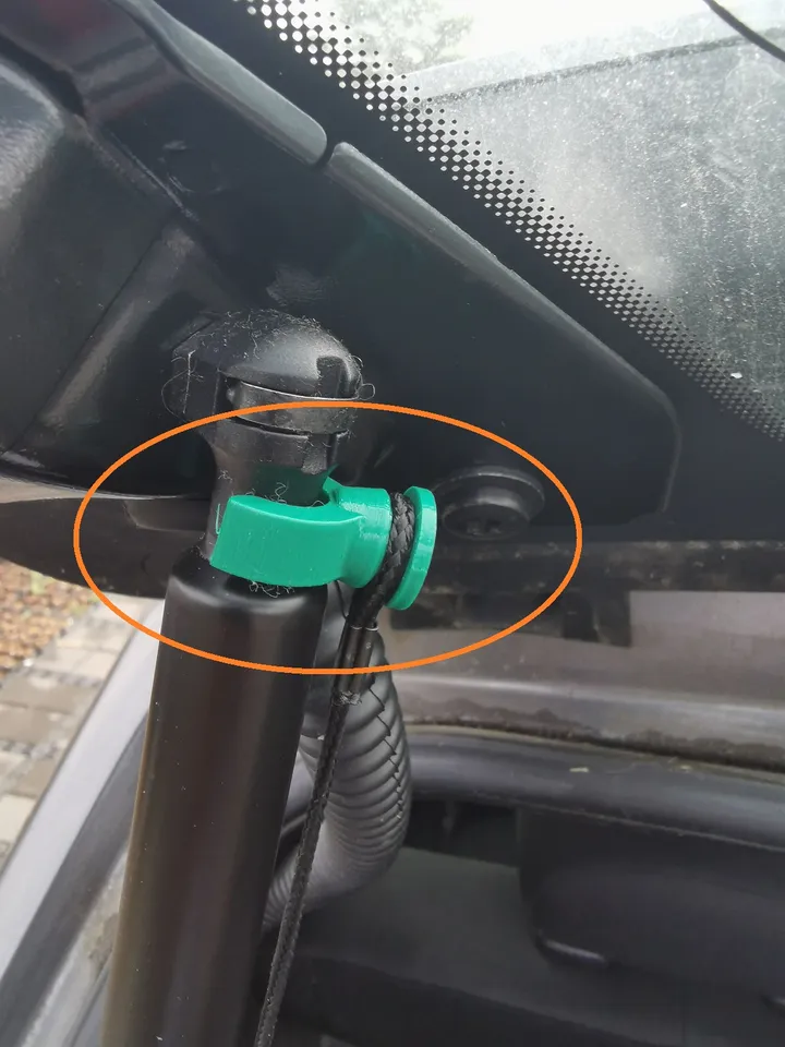 Renault Twingo 3 arka raf klipsi (güçlü) — fotoğraf 1