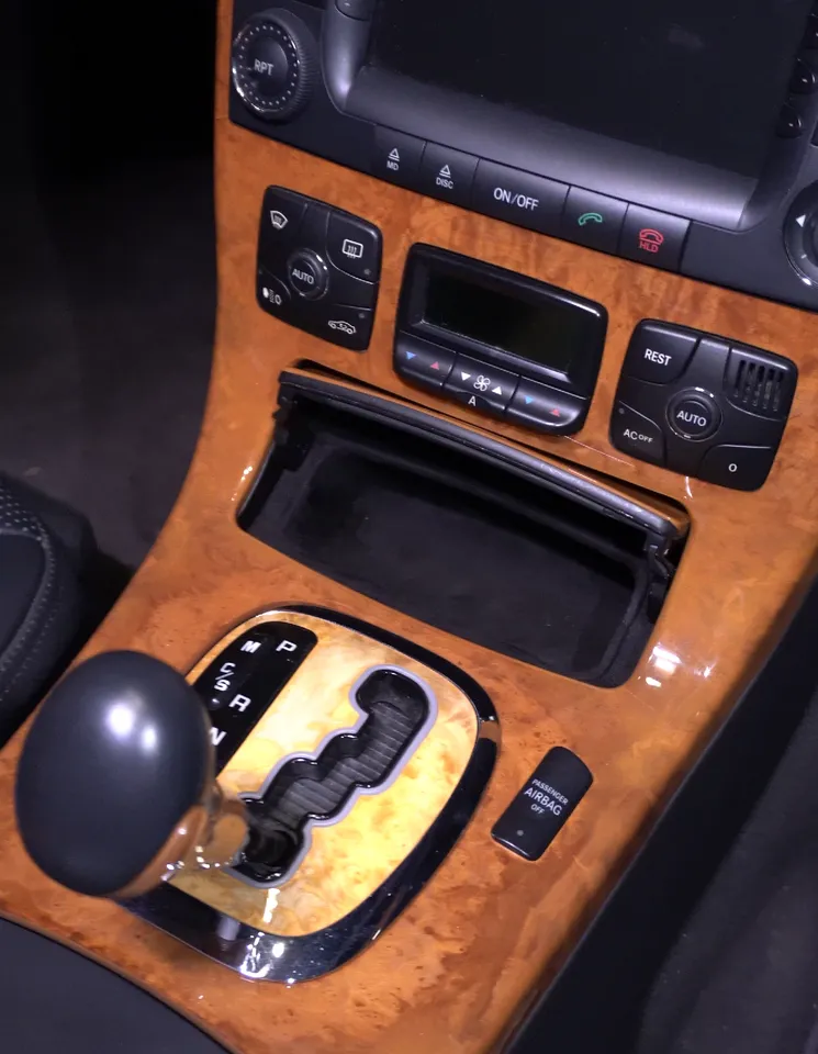 Mercedes CL C215 kül tablası gözü — fotoğraf 1