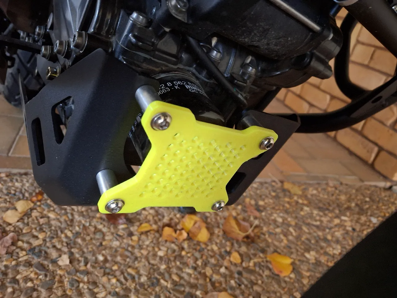 BMW G310 GS karter koruma / yağ filtresi koruması yedeği — fotoğraf 1