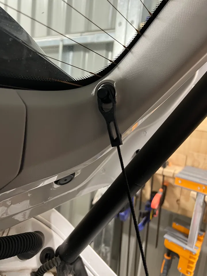 BMW X1 arka raf kancası — fotoğraf 1